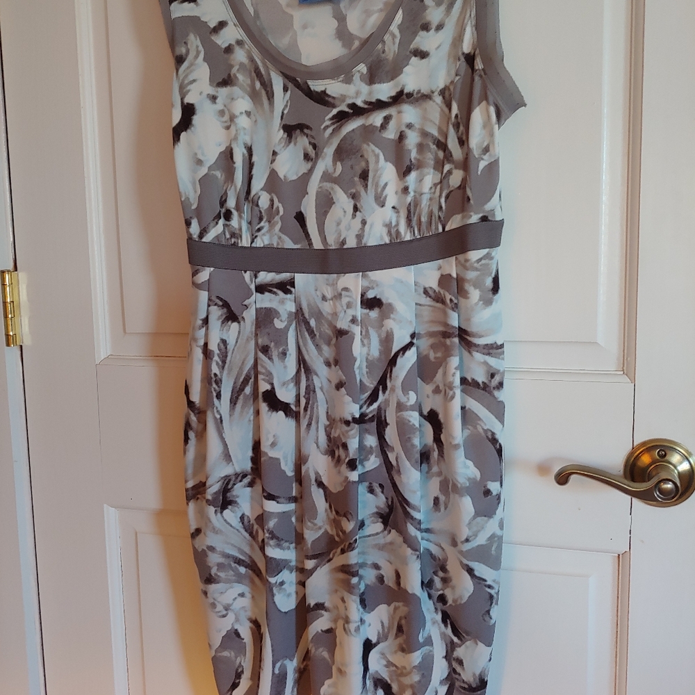 Simply Vera Vera Wang Gray Sheath Dress Scoop Neck Sleeveless